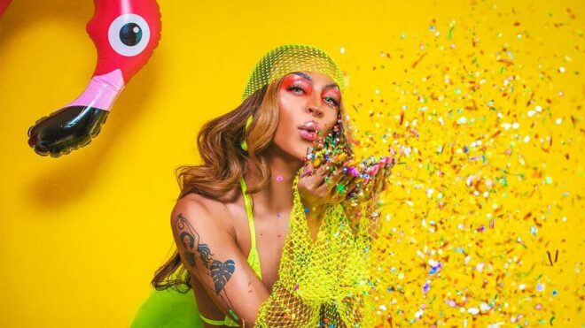 Pabllo Vittar w The Sims 4 Karnawałowa moda
